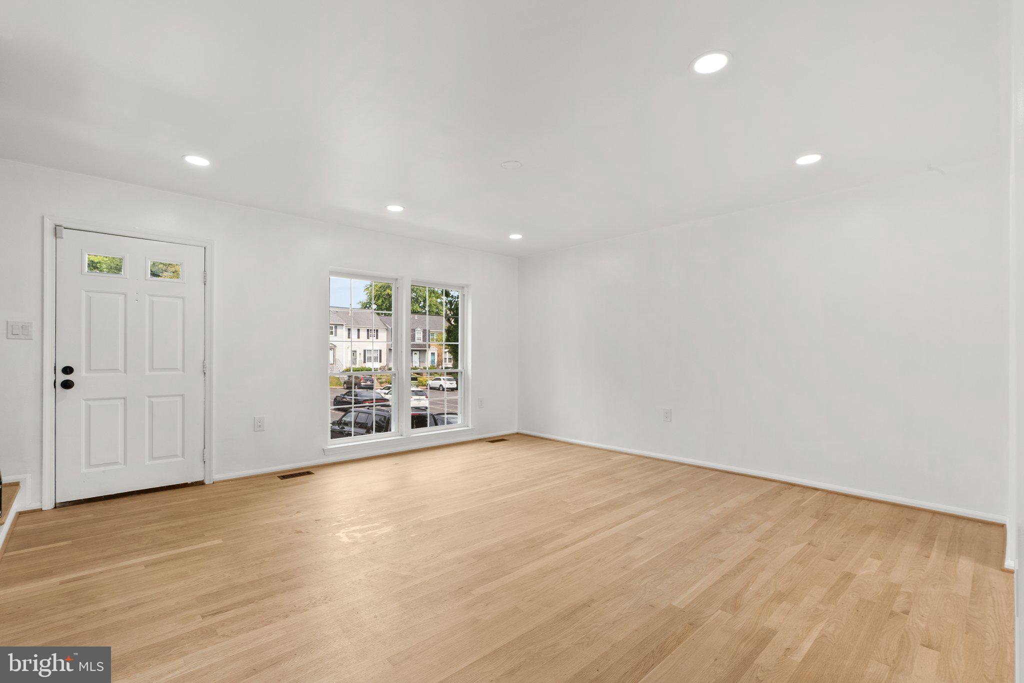 CROGHAN SQUARE - Residential Lease