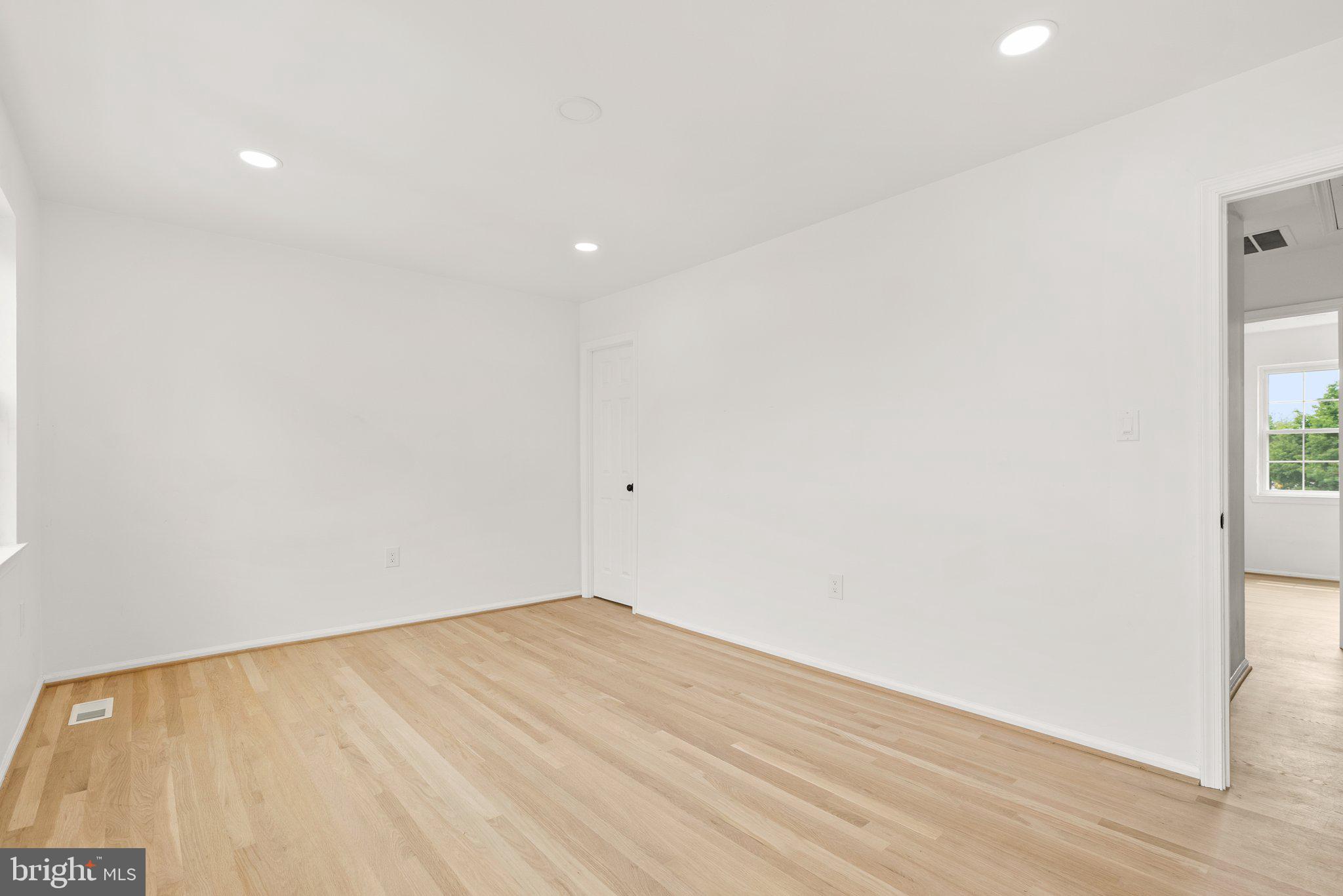 CROGHAN SQUARE - Residential Lease