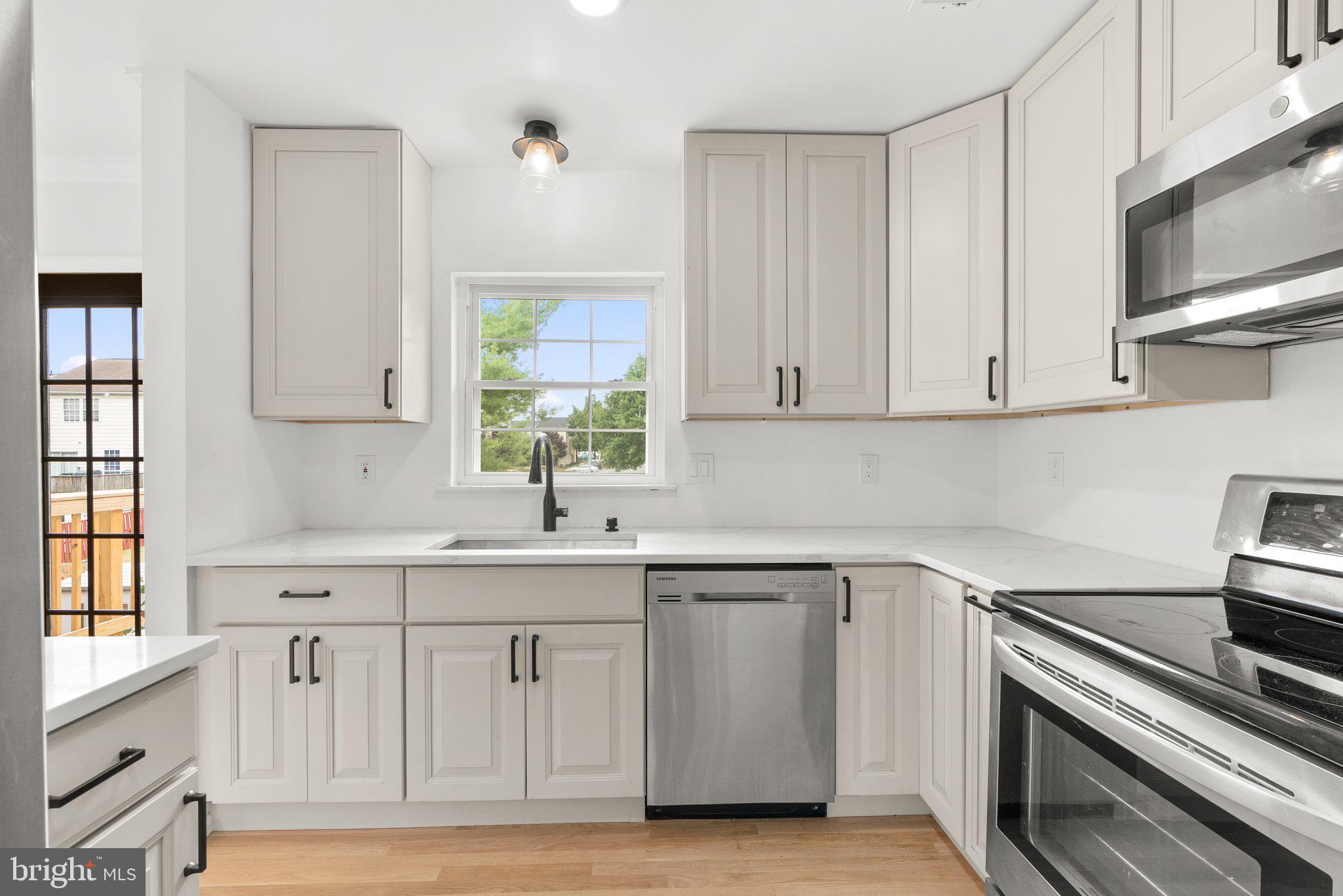 CROGHAN SQUARE - Residential Lease