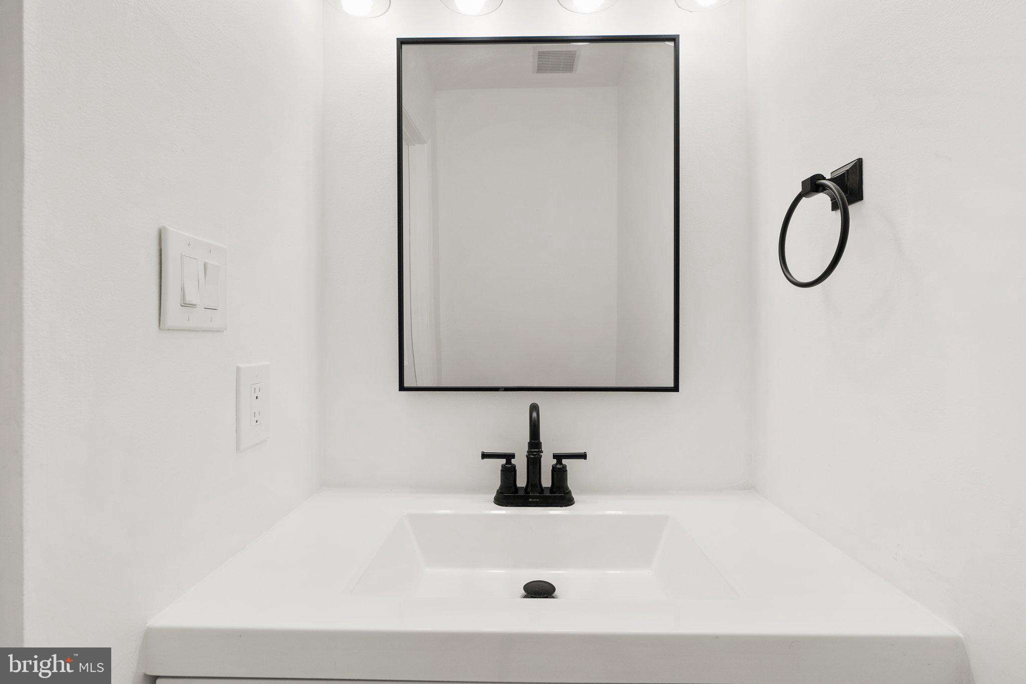 CROGHAN SQUARE - Residential Lease