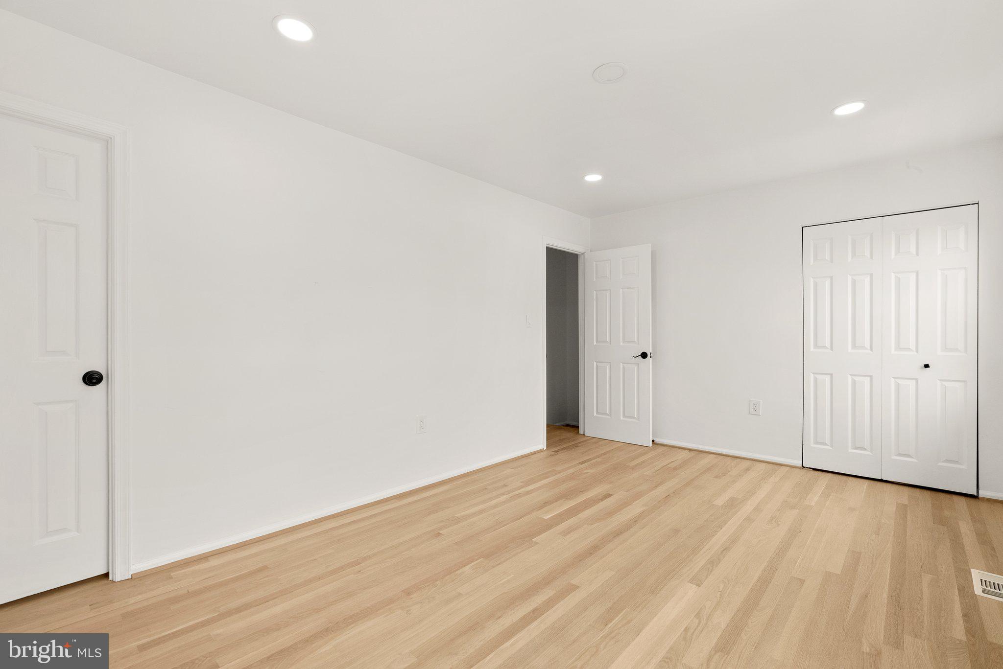 CROGHAN SQUARE - Residential Lease