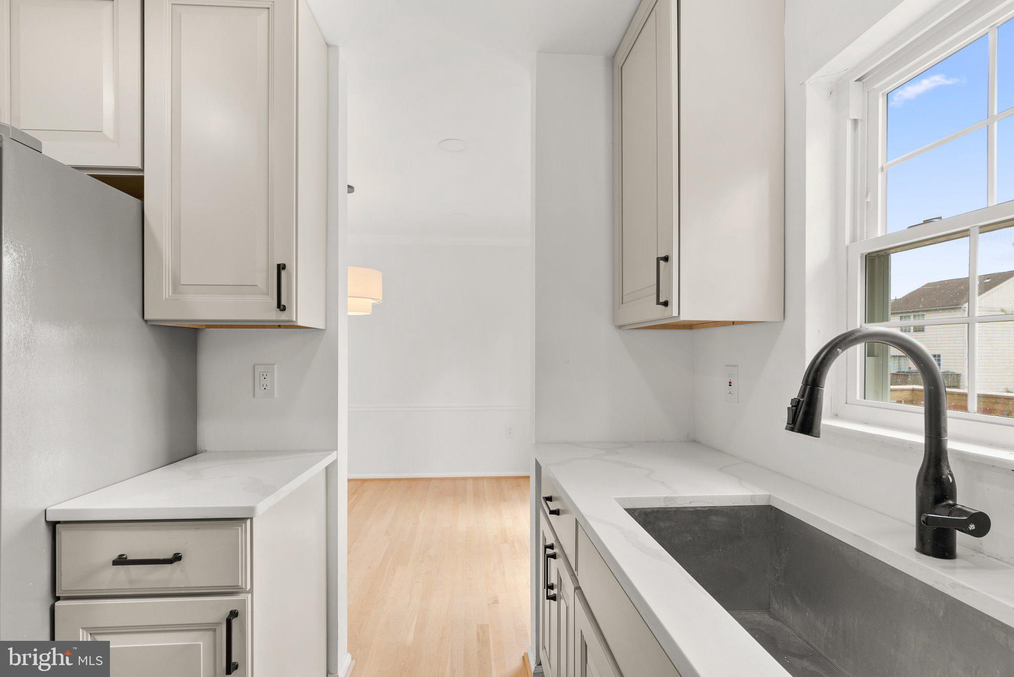 CROGHAN SQUARE - Residential Lease