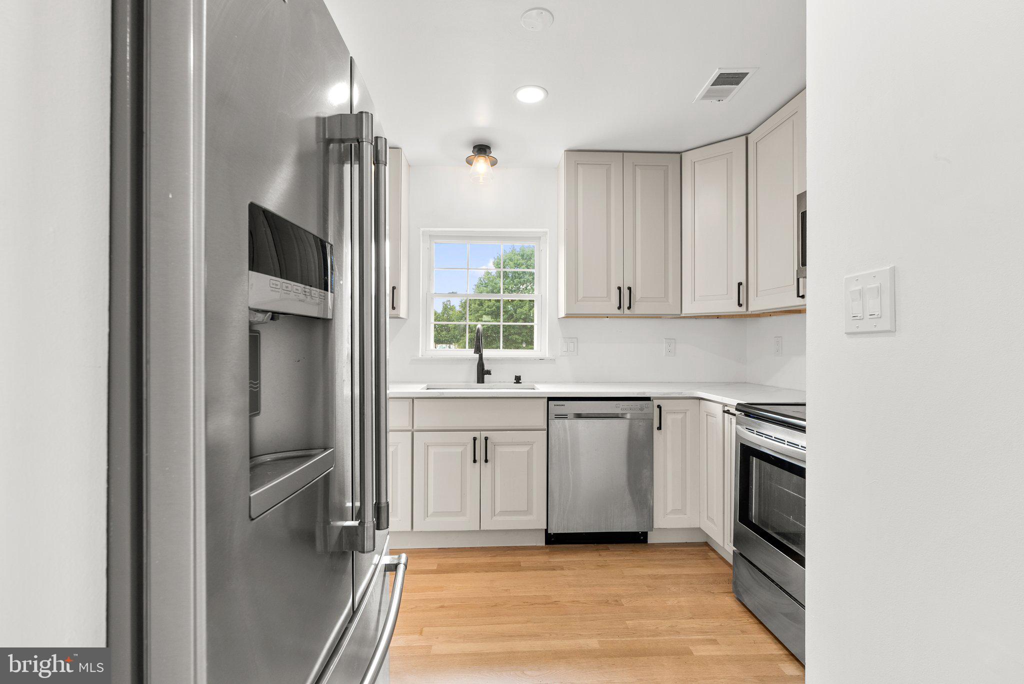 CROGHAN SQUARE - Residential Lease