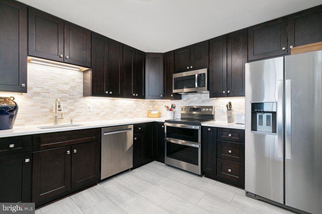 WESTLAKE PARK - Residential