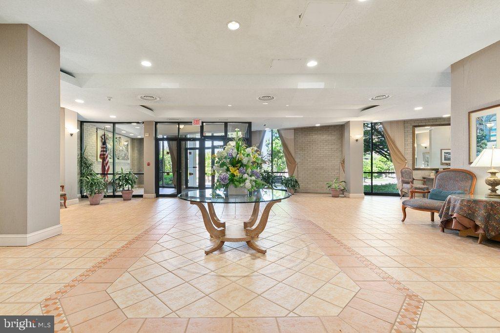 WESTLAKE PARK - Residential