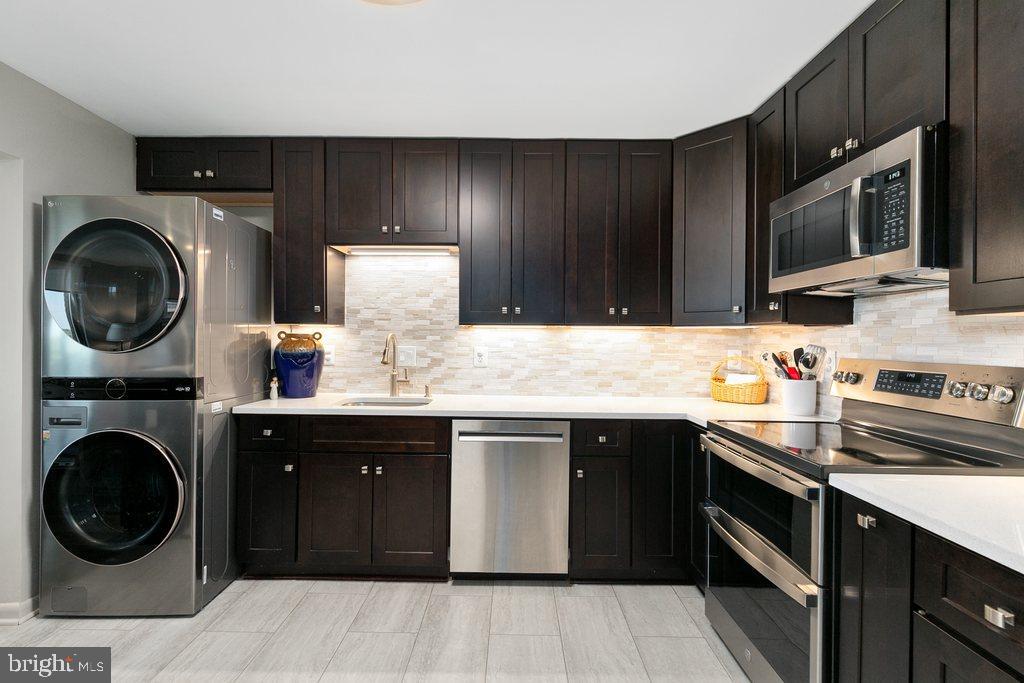 WESTLAKE PARK - Residential