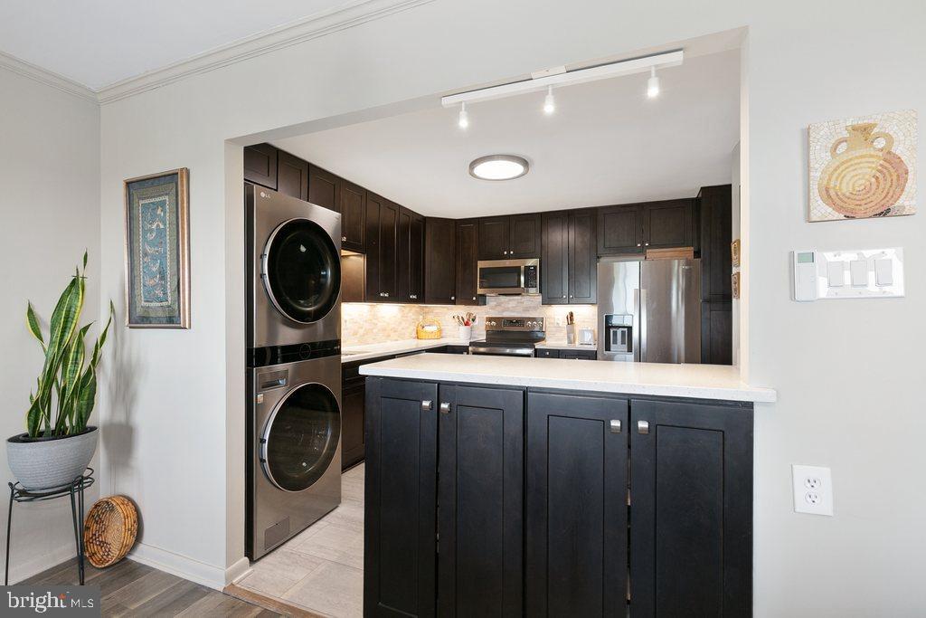 WESTLAKE PARK - Residential