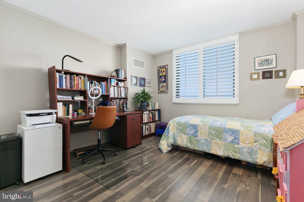 WESTLAKE PARK - Residential