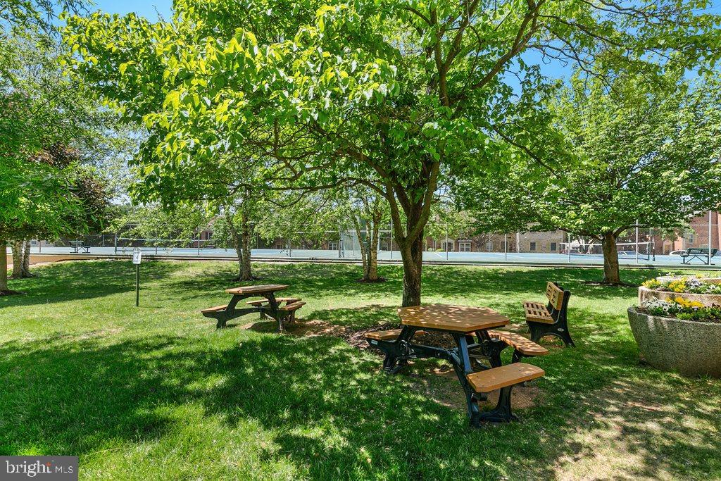 WESTLAKE PARK - Residential