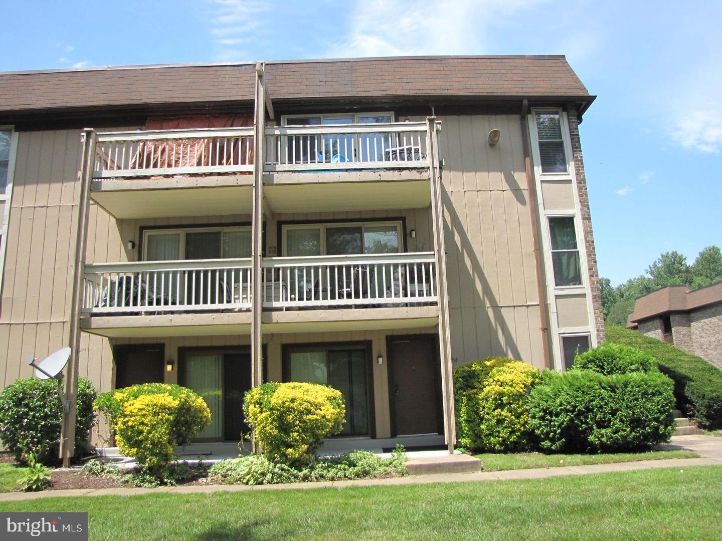 ** HARD TO FIND 2 BEDROOM 2 BATH ROOM UNIT ** RENOVATED AND REMODELED  ** ONE OF THE NICEST UNITS IN THE COMPLEX ** NEWER HEAT PUMP FOR LOW UTILITY COST ** NEWER KITCHEN CABINETS ** NEWER GRANITE COUNTER  TOPS ** NEWER STAINLESS STEEL APPLIANCES ** 2 FULL BATH ROOMS ** WOOD LAMINATE FLOORING IN THE BEDROOMS ** NEW VINYL TILE IN THE LIVINGROOM, DINNING AREA AND KITCHEN ** FRESHLY PAINTED FROM TOP TO BOTTOM ** WASHER AND DRYER IN THE UNIT ** LARGE PATIO ** LOTS OF SPACE ** CLOSE TO SCHOOLS, SHOPPING AND TRANSPORTATION ** GREAT LOCATION ** BEING SOLD AS IS WHERE IS **