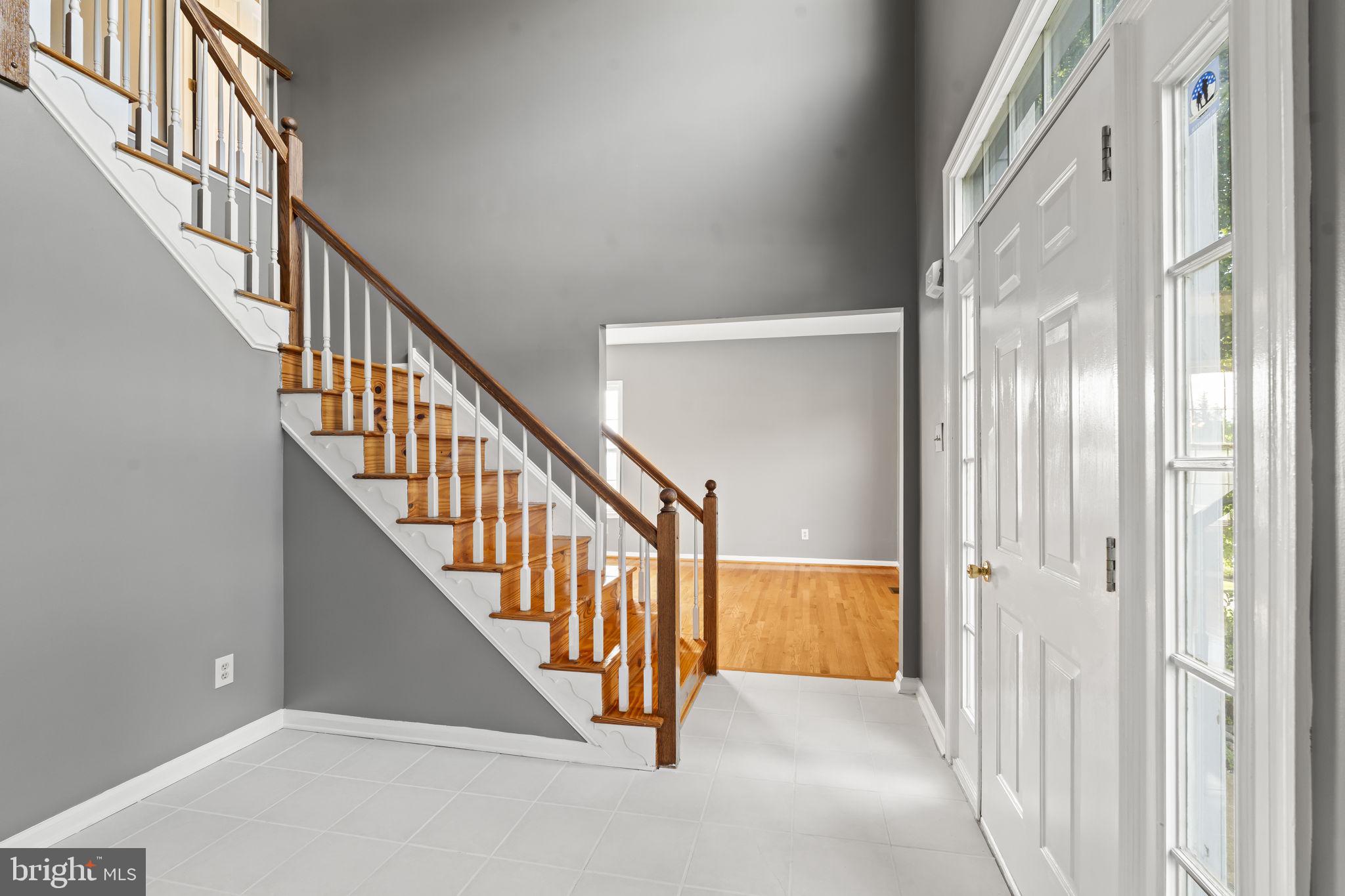 1239 HAMILTON DRIVE