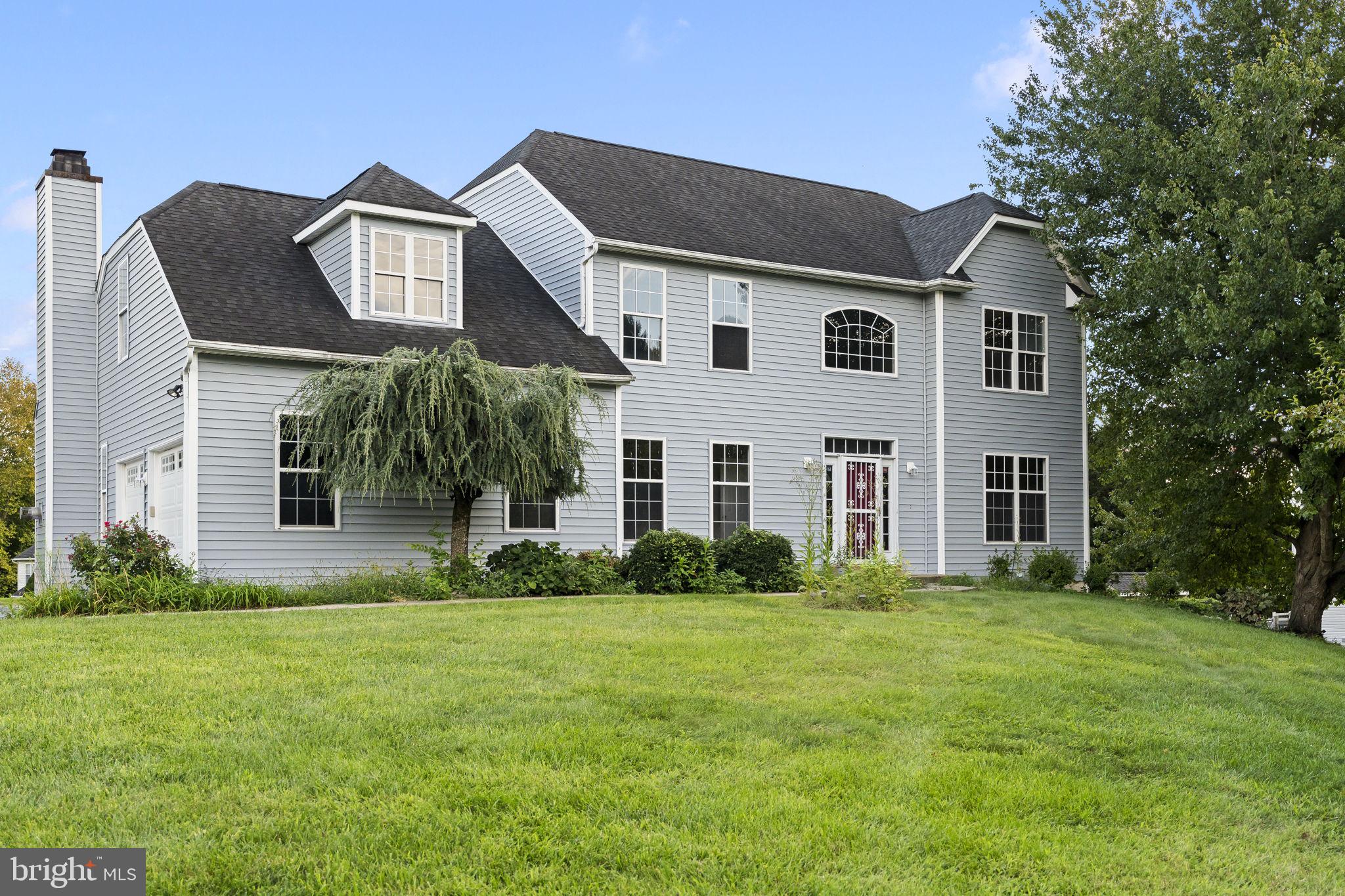 1239 HAMILTON DRIVE