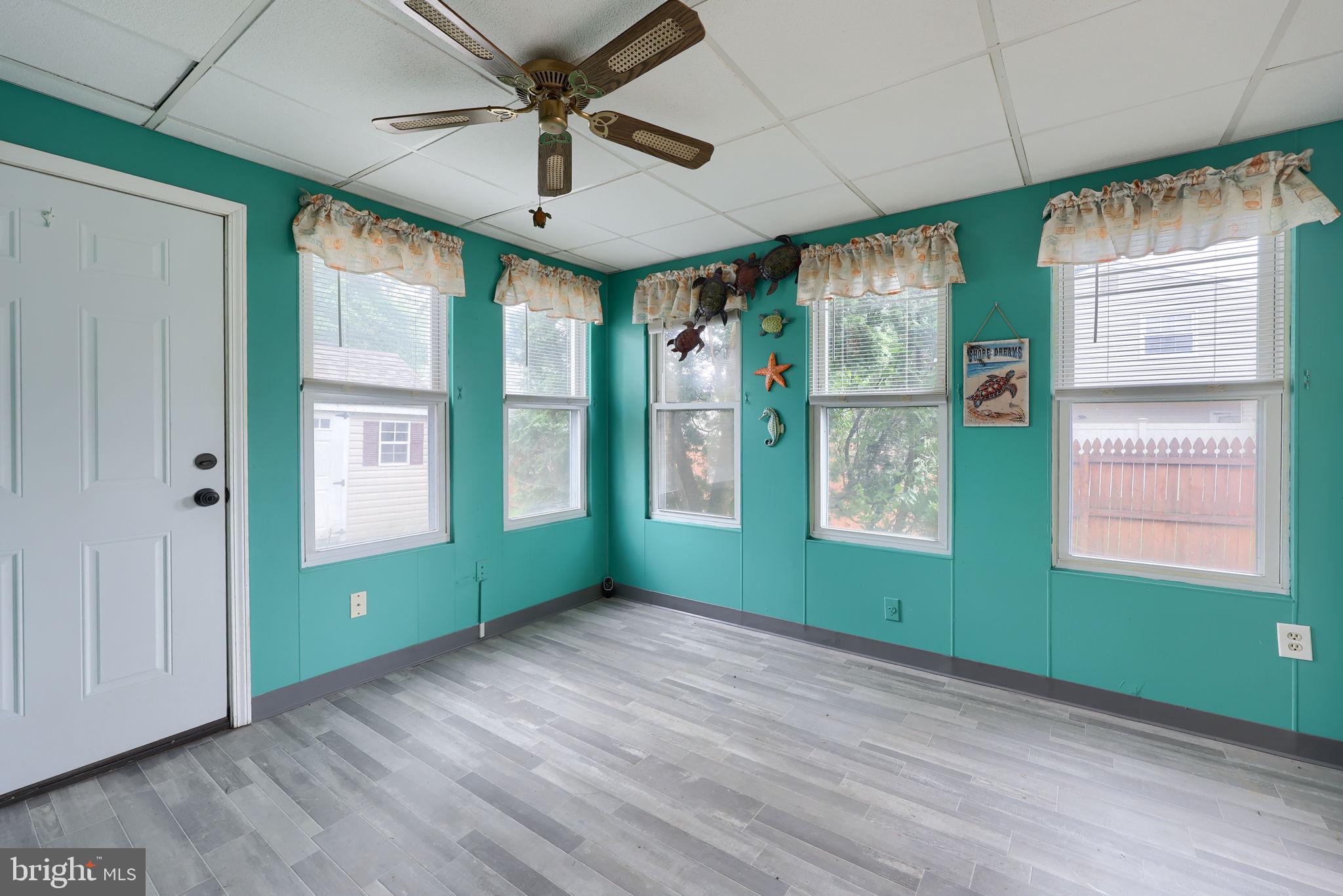 LORANE ORCHARD - Residential