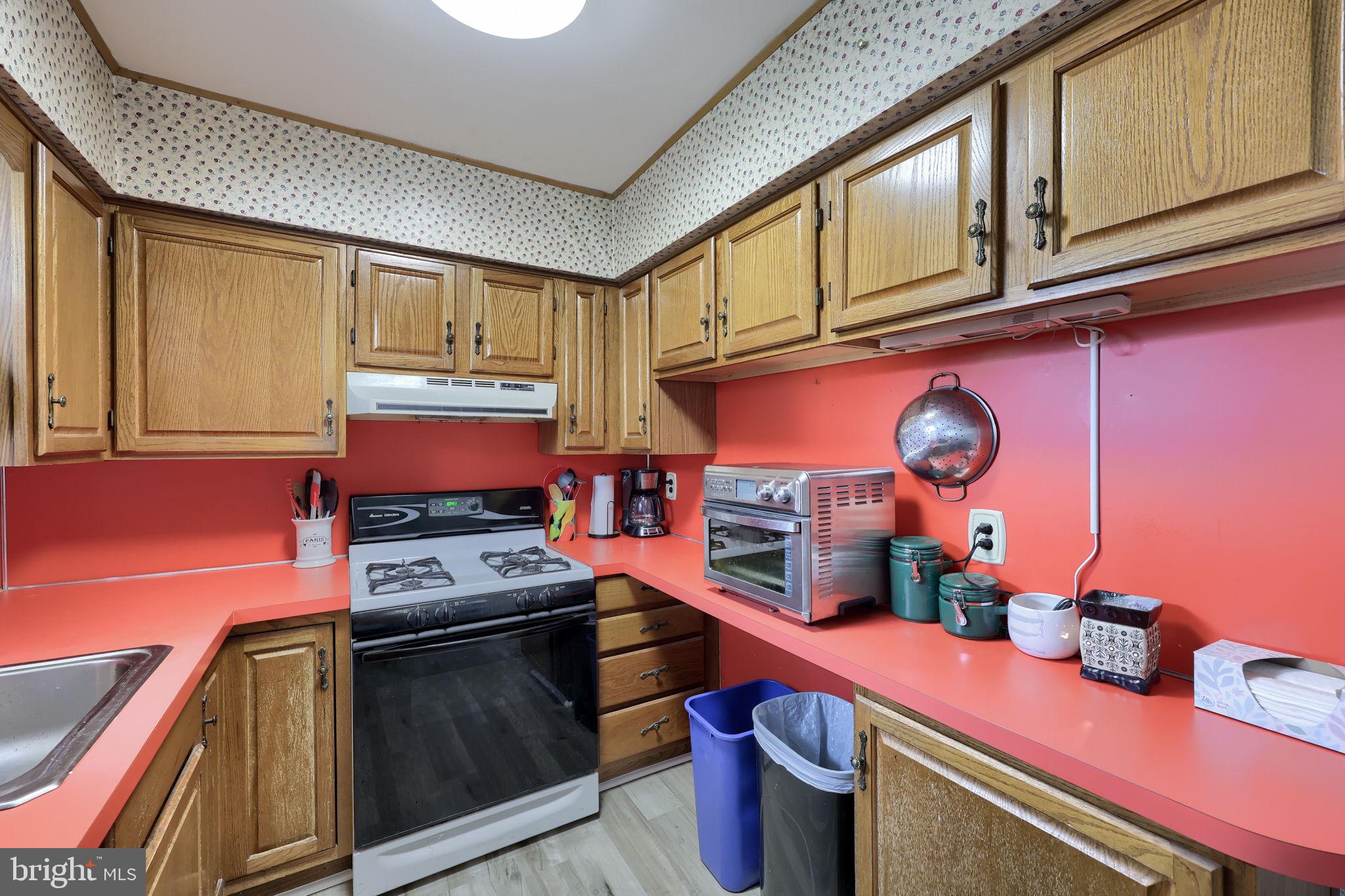 LORANE ORCHARD - Residential