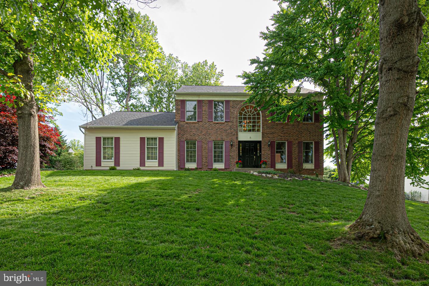 807 TREMONT DRIVE