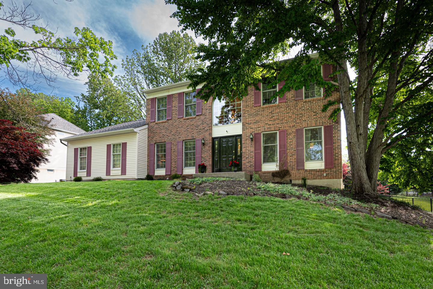 807 TREMONT DRIVE