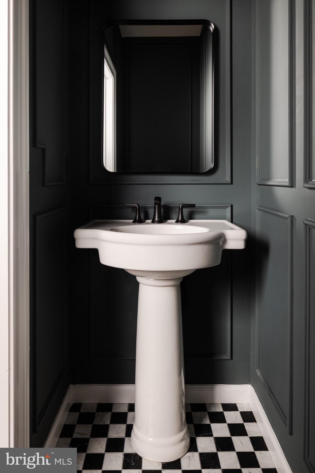 CENTER CITY - Residential Lease