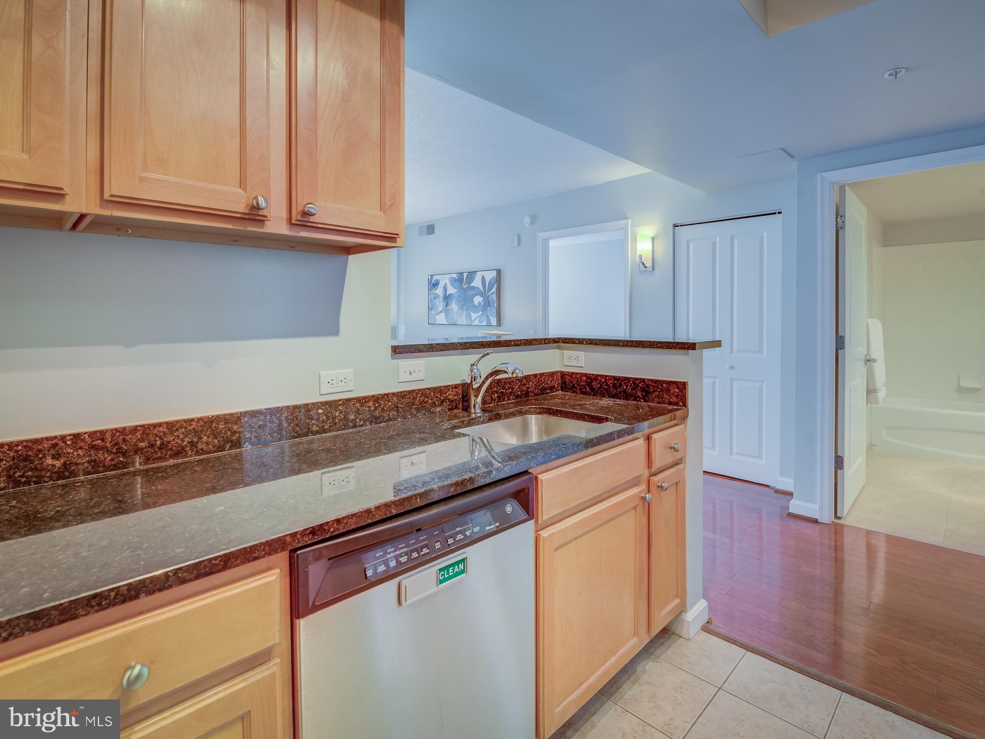 BALLSTON 880 - Residential