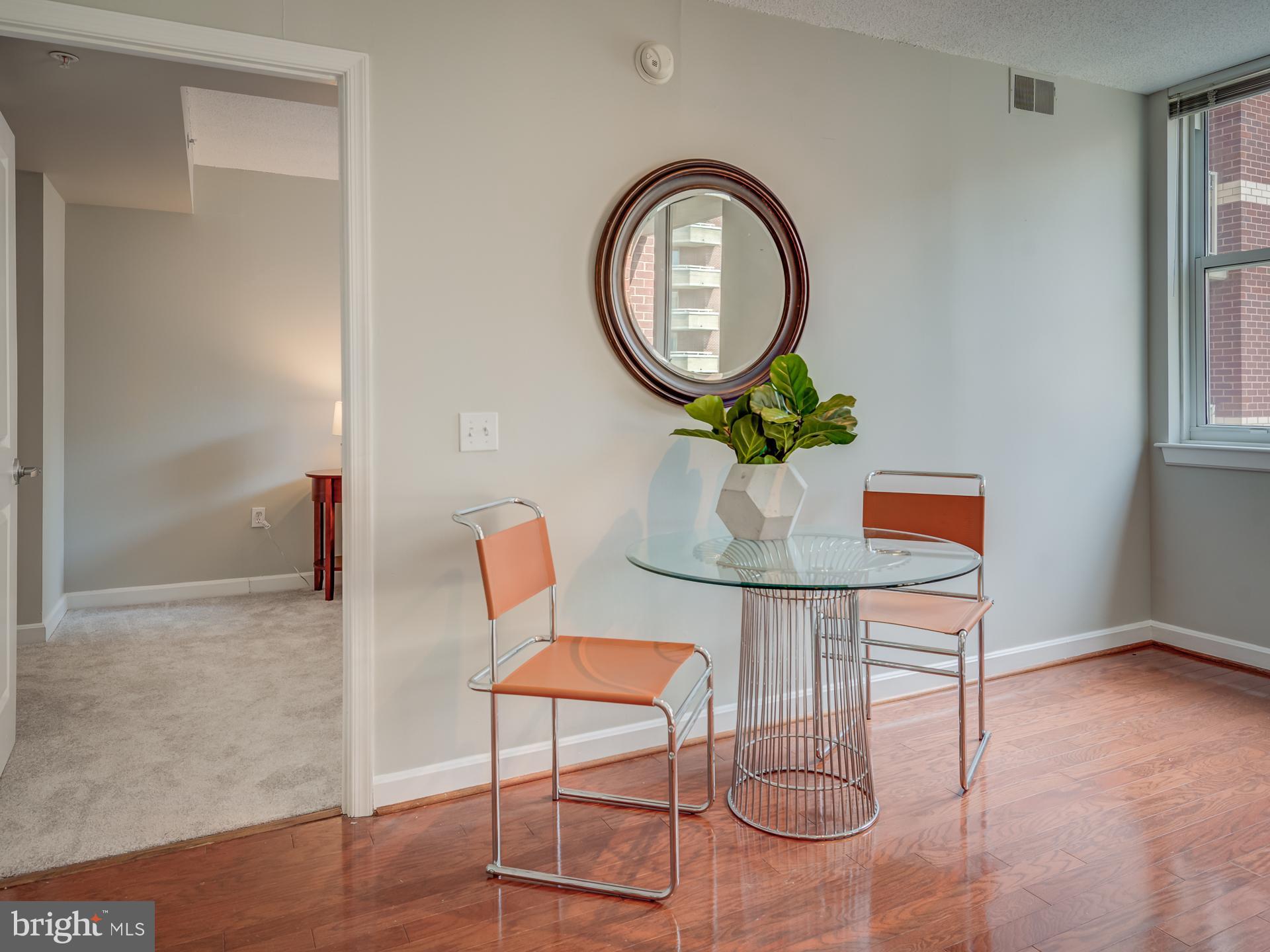 BALLSTON 880 - Residential