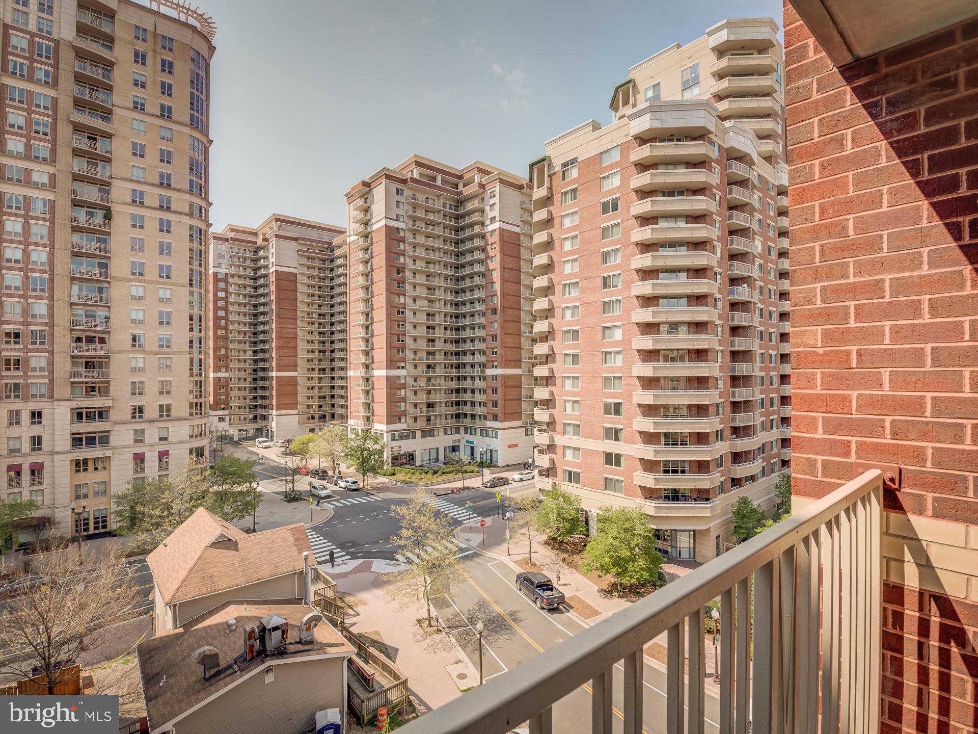 BALLSTON 880 - Residential