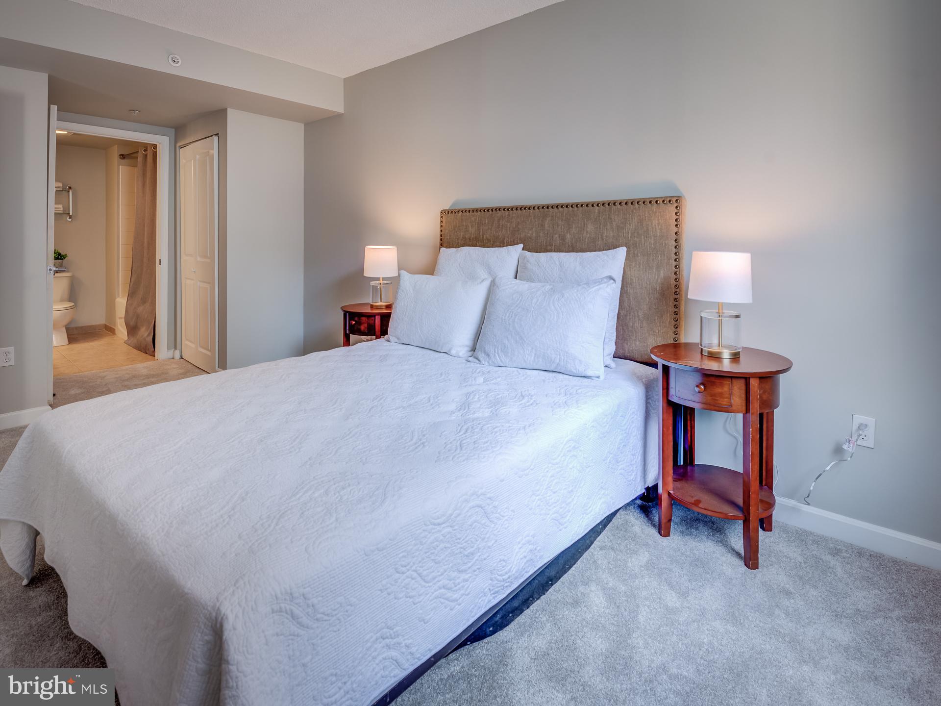 BALLSTON 880 - Residential