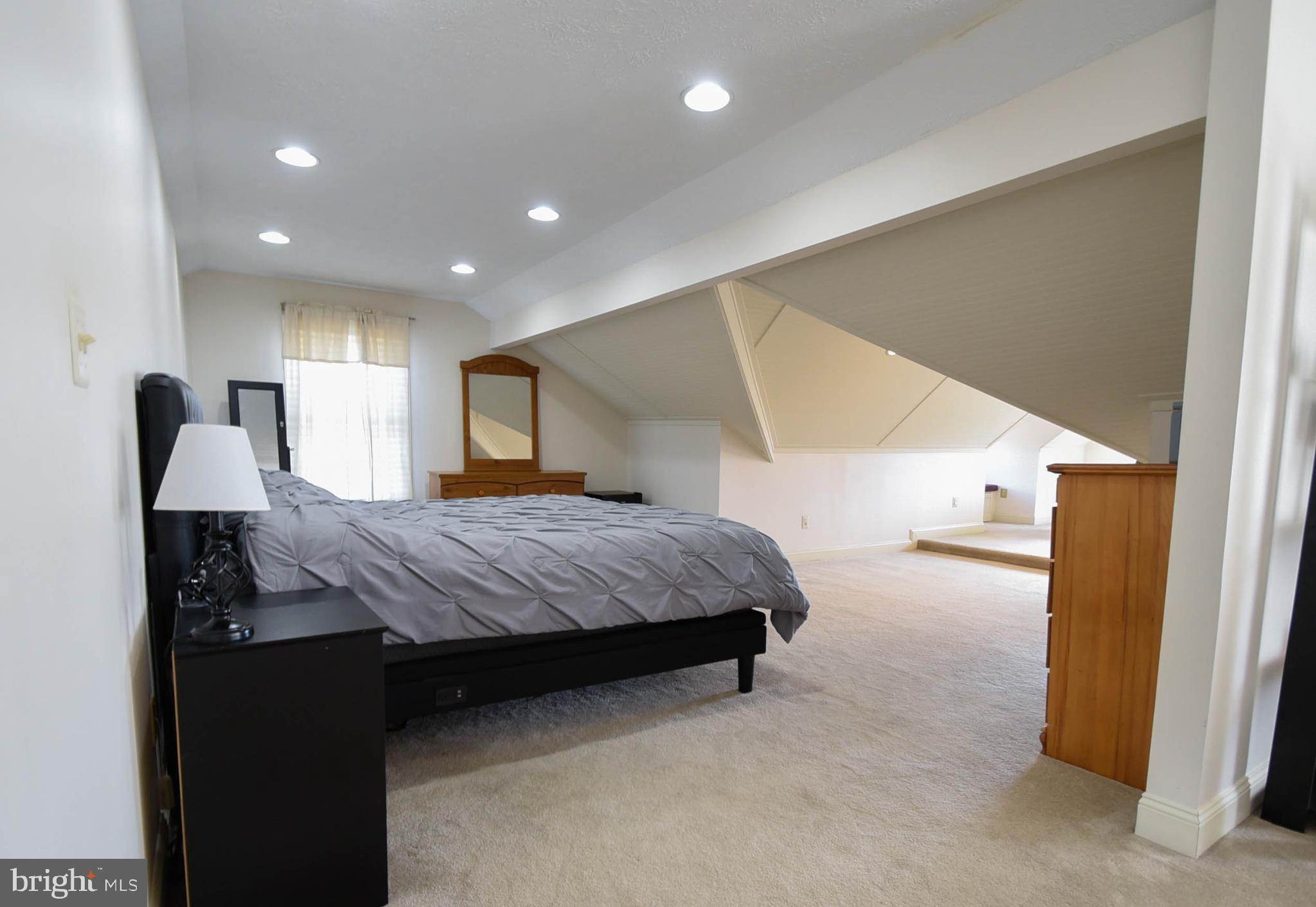 OAKMONT GREEN - Residential