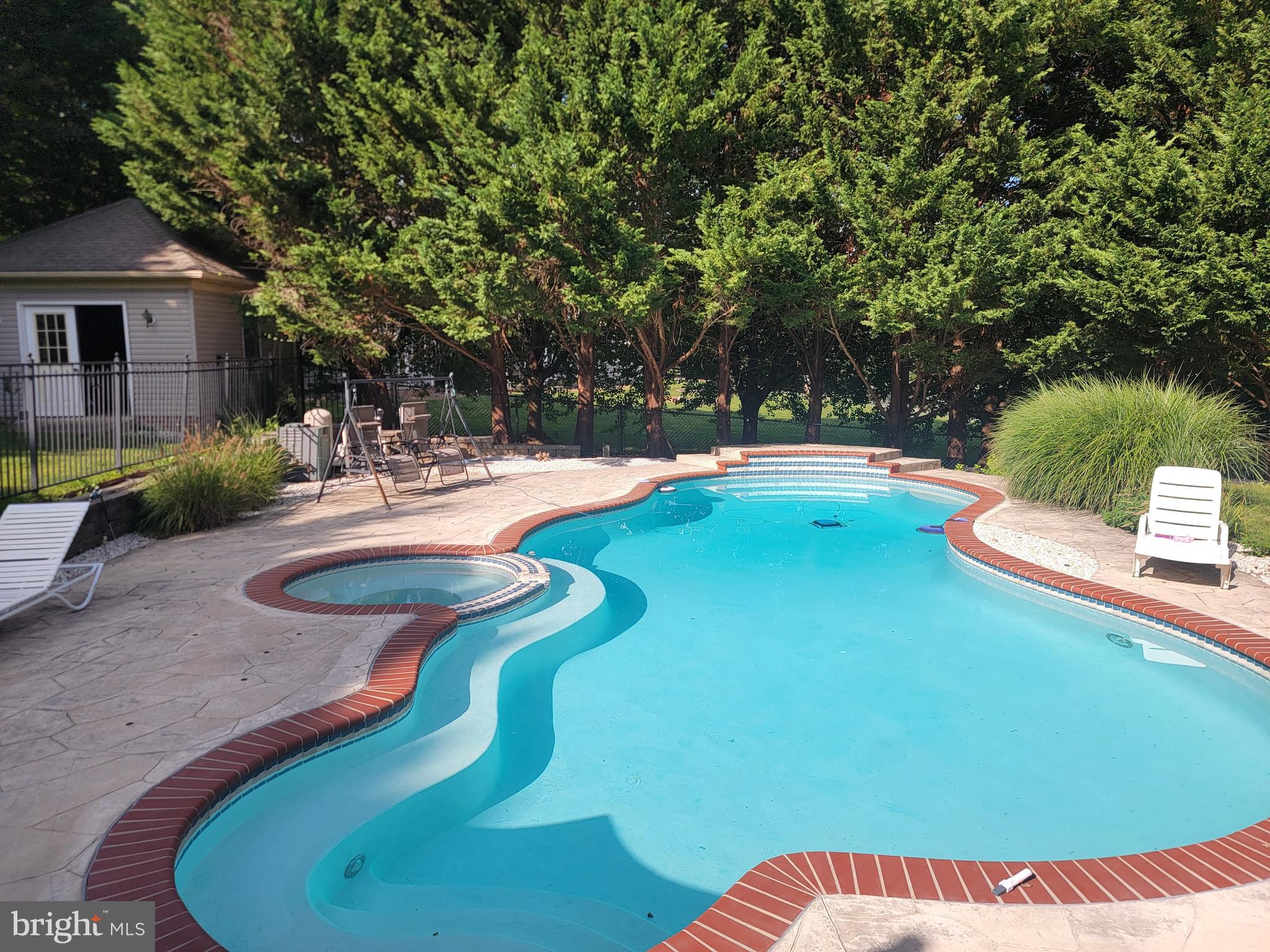 OAKMONT GREEN - Residential