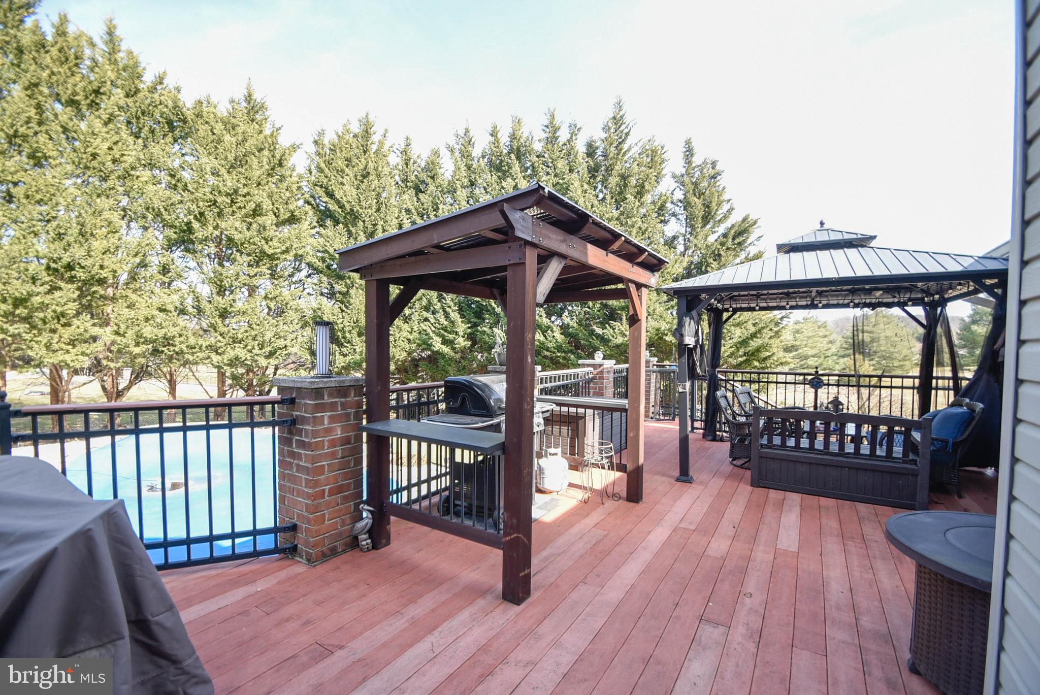 OAKMONT GREEN - Residential