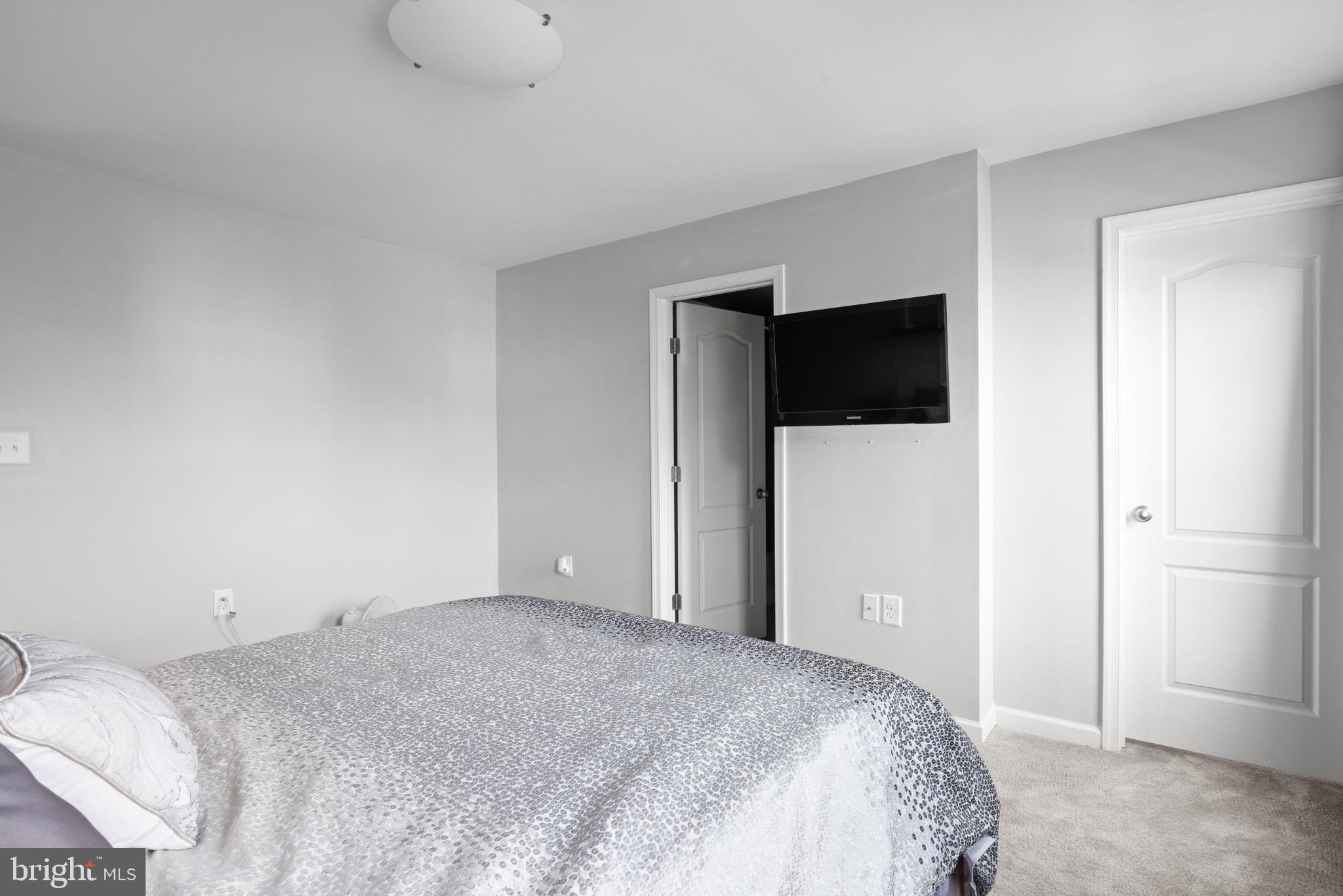 LAKELAND PLACE - Residential