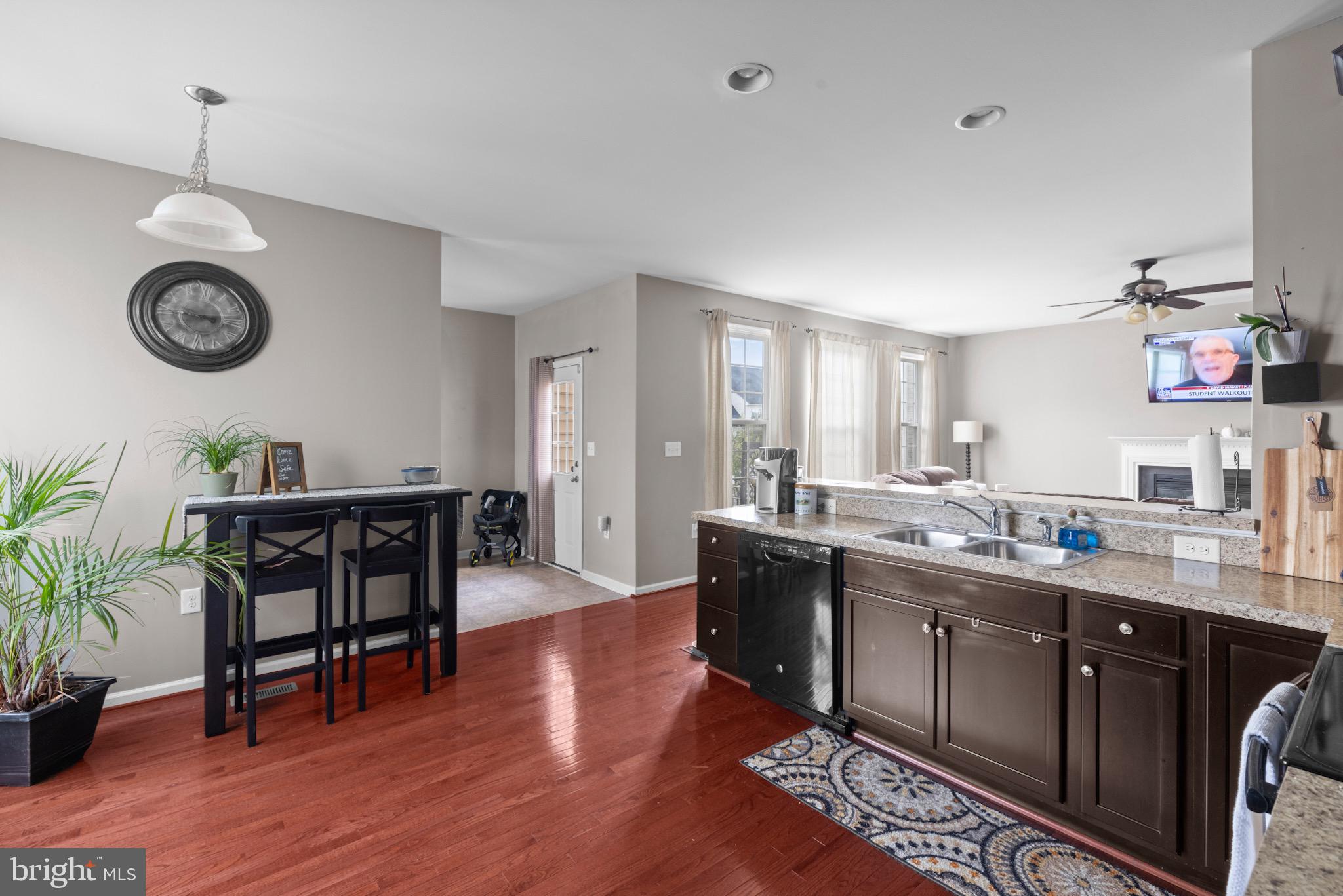 LAKELAND PLACE - Residential