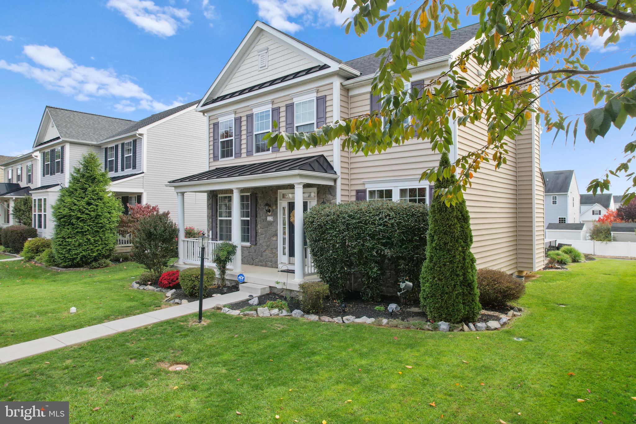 LAKELAND PLACE - Residential