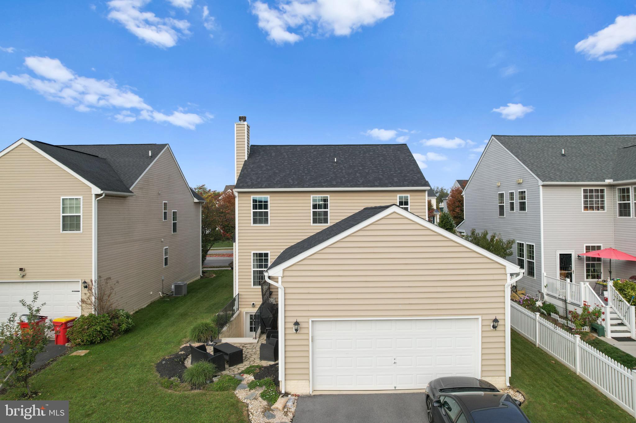 LAKELAND PLACE - Residential