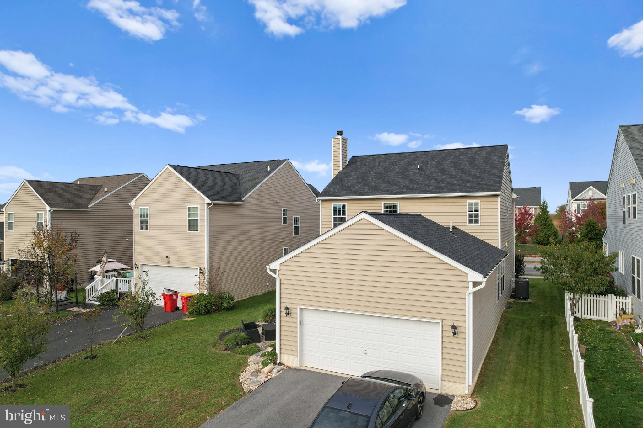 LAKELAND PLACE - Residential