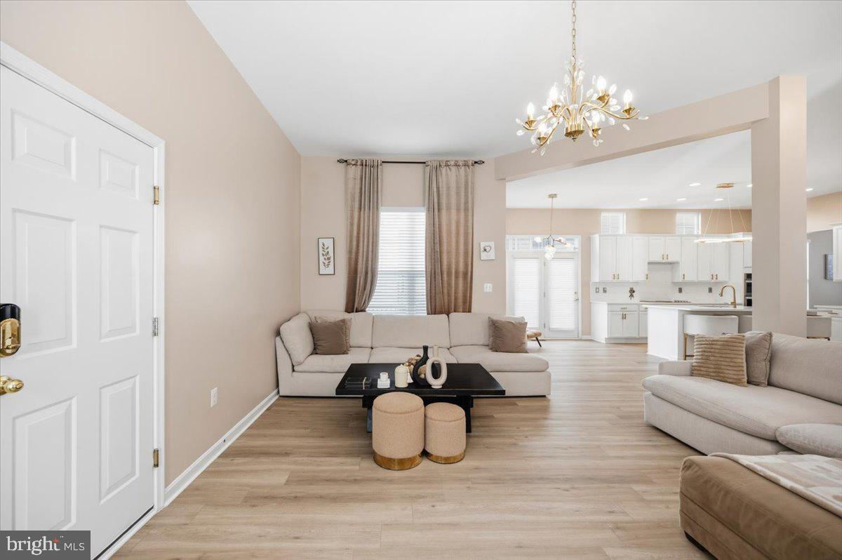 LAKE POINT ROUND HILL - Residential