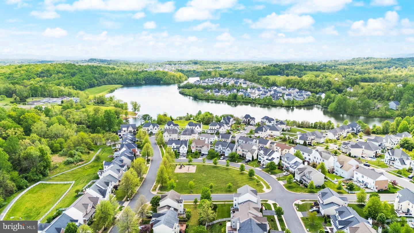 LAKE POINT ROUND HILL - Residential