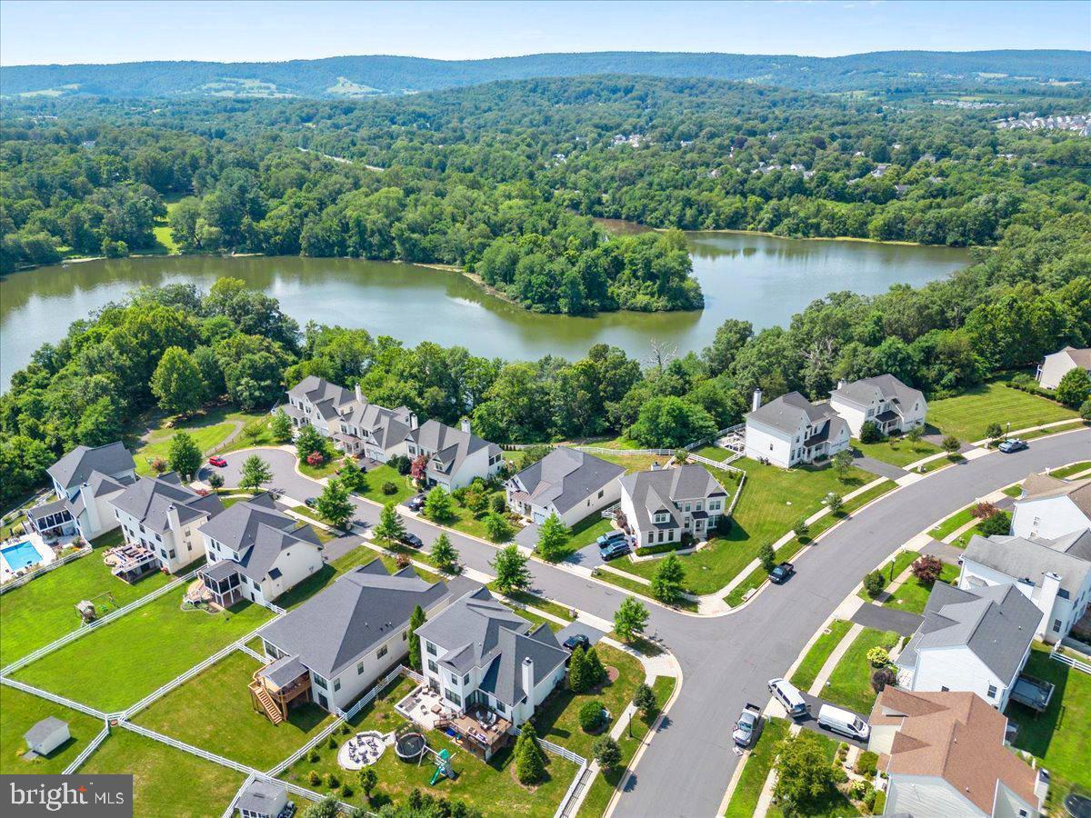 LAKE POINT ROUND HILL - Residential