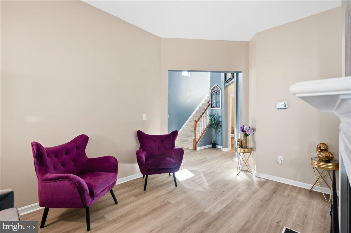 LAKE POINT ROUND HILL - Residential