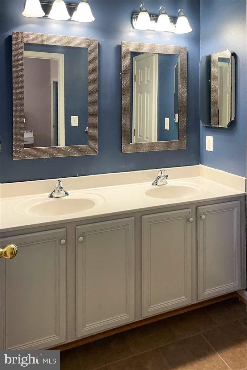 LAKE POINT ROUND HILL - Residential