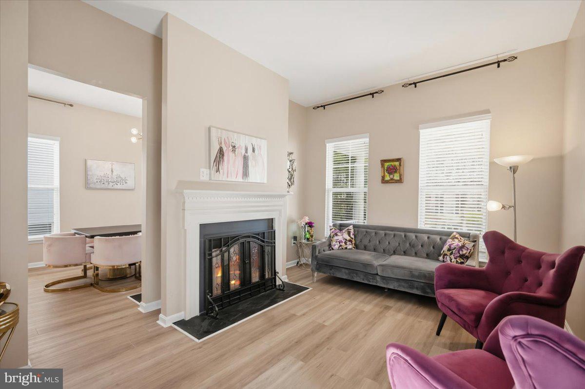 LAKE POINT ROUND HILL - Residential