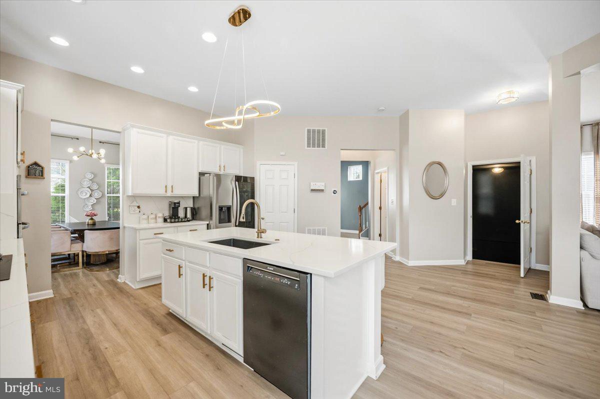 LAKE POINT ROUND HILL - Residential