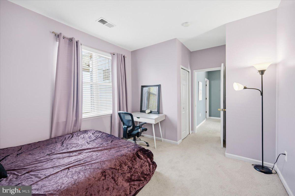 LAKE POINT ROUND HILL - Residential