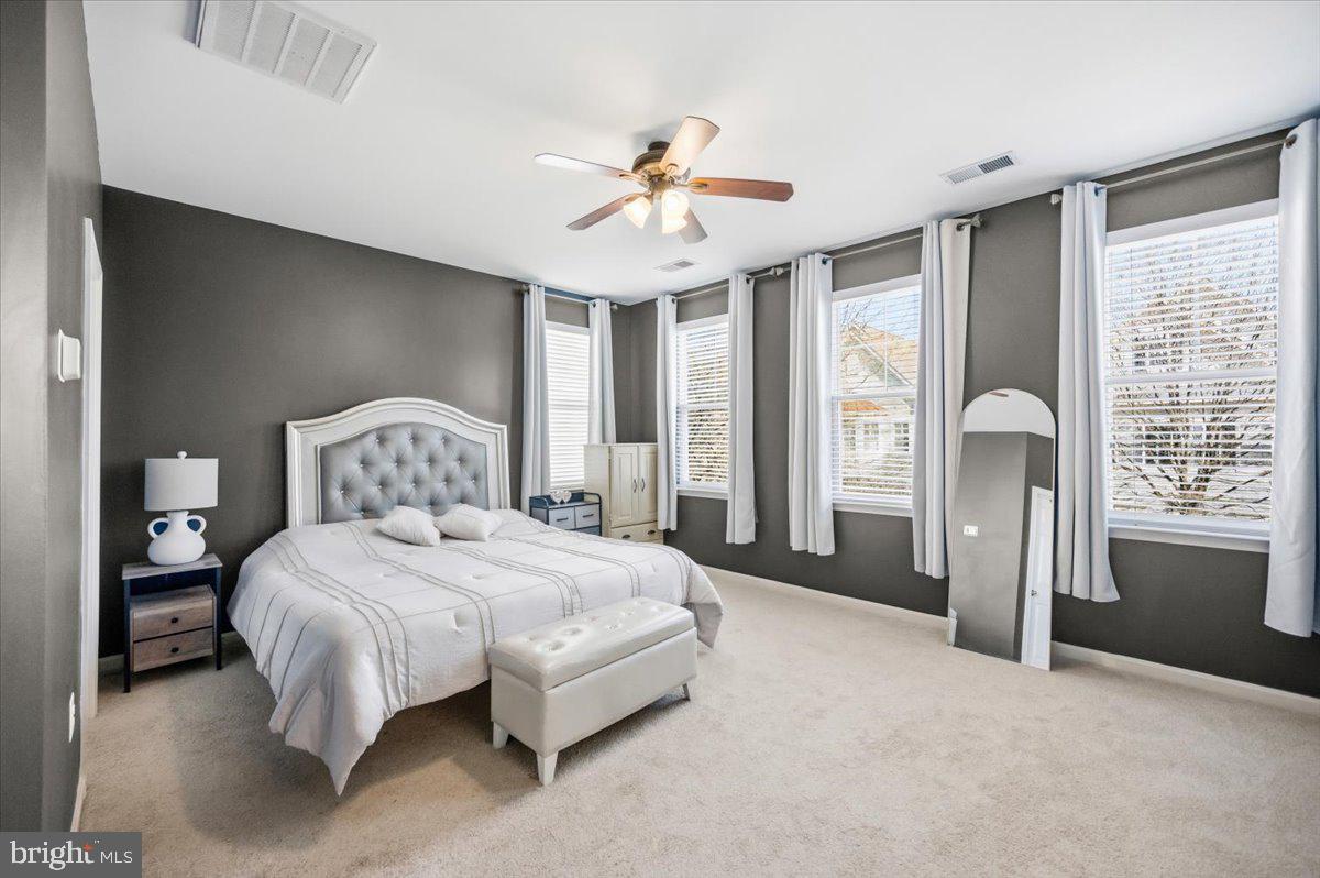 LAKE POINT ROUND HILL - Residential