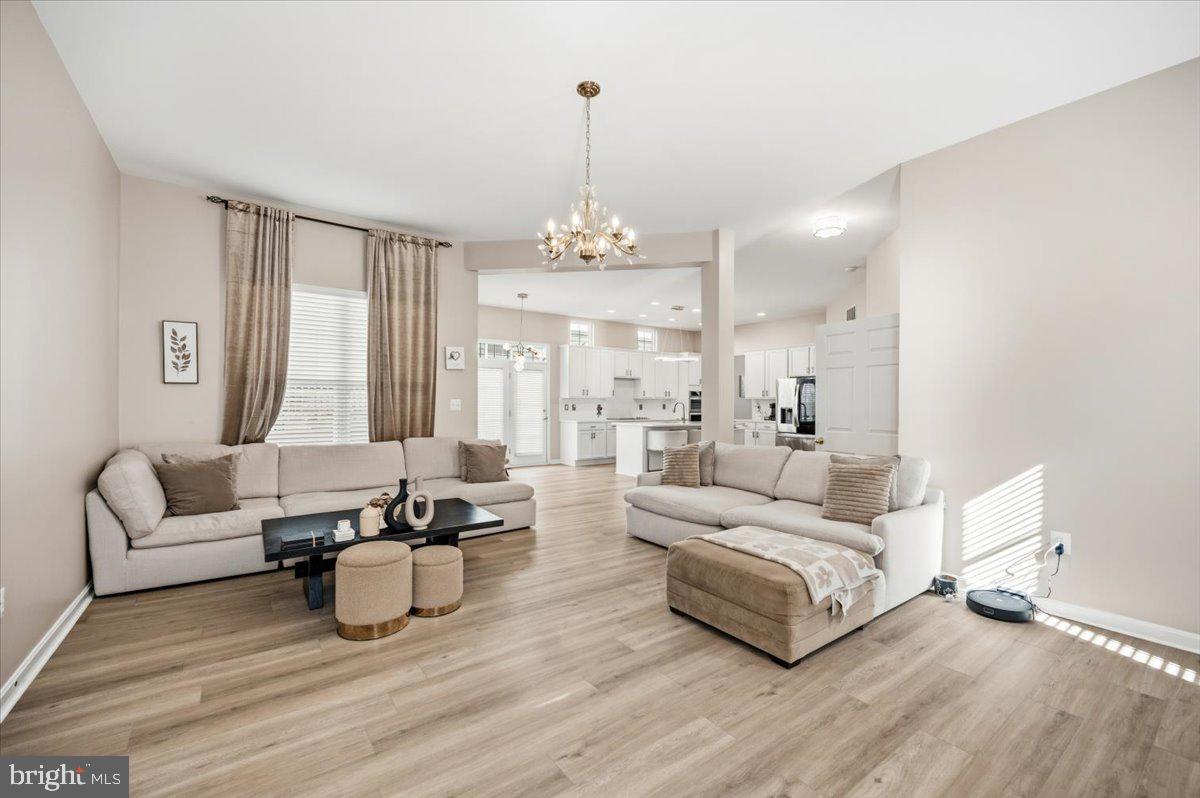 LAKE POINT ROUND HILL - Residential