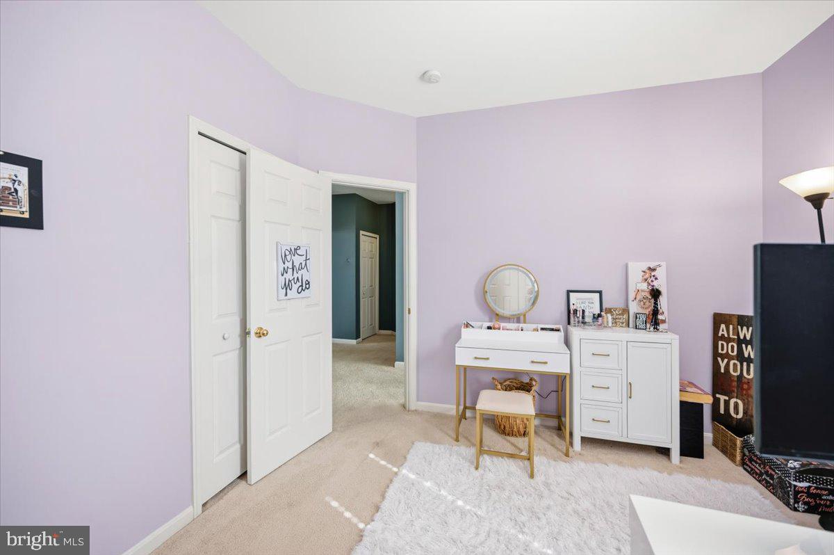 LAKE POINT ROUND HILL - Residential