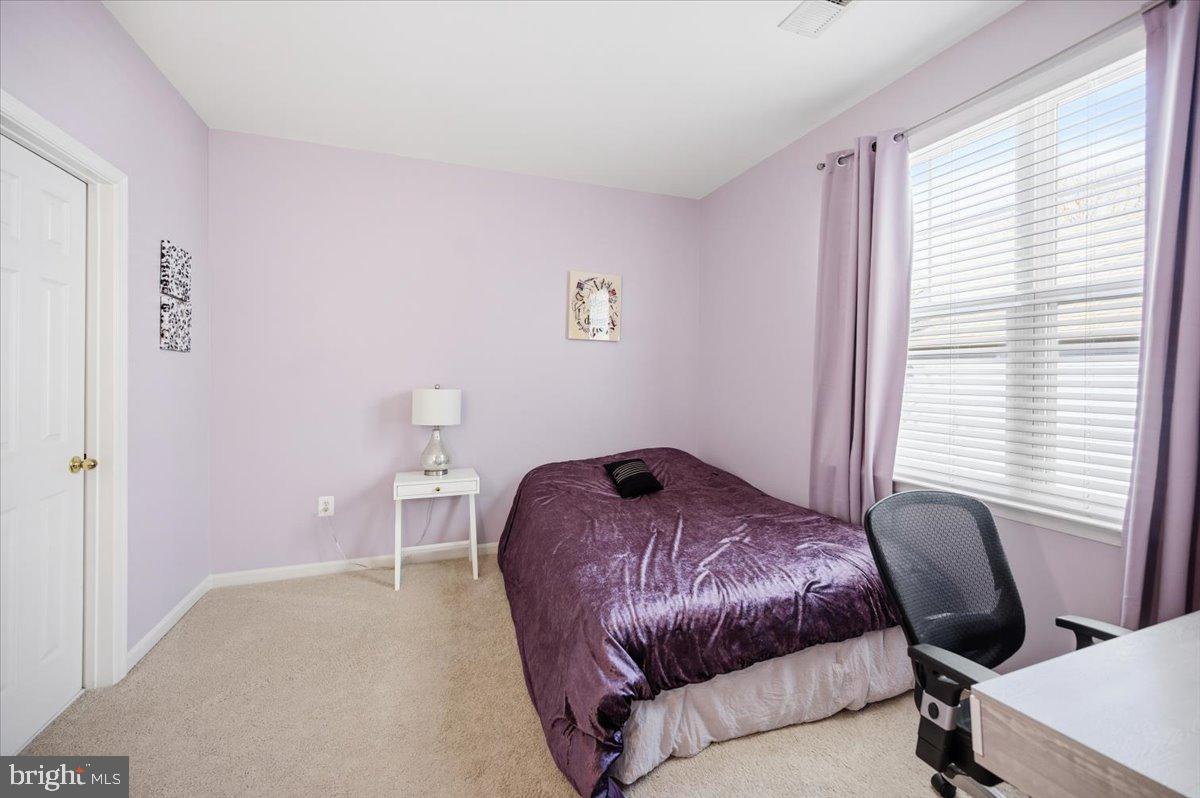 LAKE POINT ROUND HILL - Residential