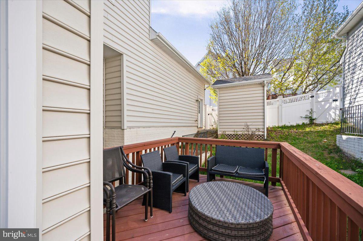 LAKE POINT ROUND HILL - Residential