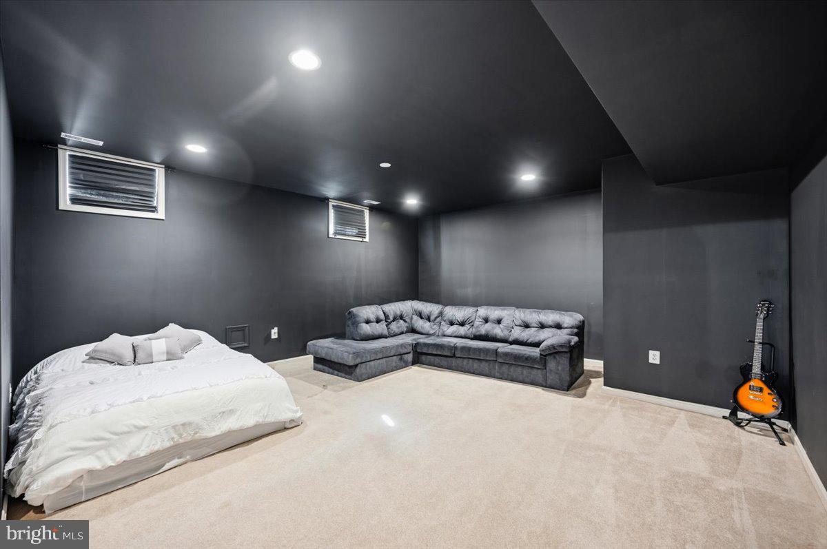 LAKE POINT ROUND HILL - Residential