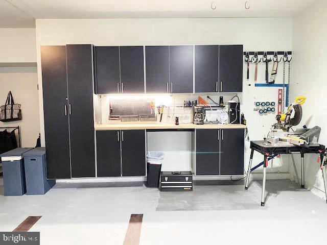 LAKE POINT ROUND HILL - Residential