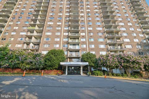 Photo of 2059 Huntington Avenue #1106, ALEXANDRIA, VA 22303 (MLS # VAFX2329976)