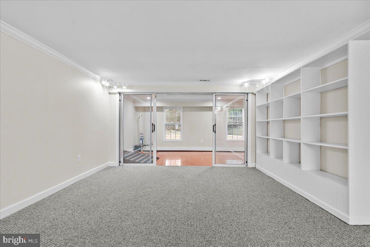 FOUNTAIN HEAD - Residential